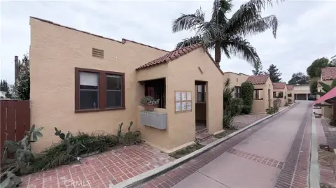 Duplex with Fenced Yard