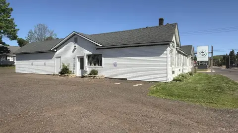 Versatile Commercial Flex Building