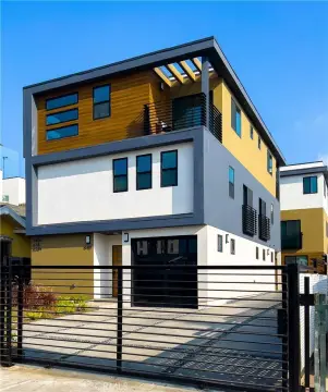 Duplex with Three Parking Spaces