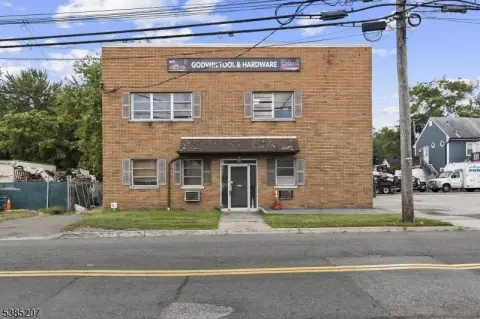 Spacious Industrial Building For Lease