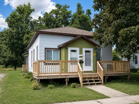 Updated Triplex with Decks