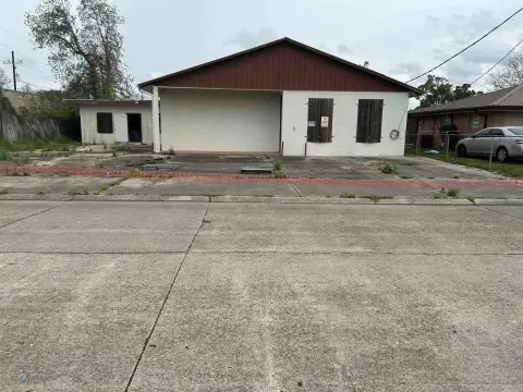 Commercial Specialty Building