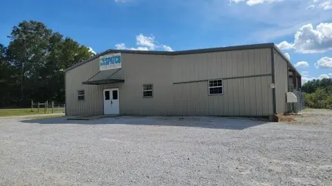 Office-Warehouse with Fenced Yard