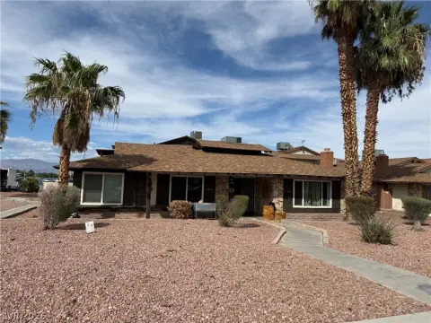 Fourplex with Remodeled Unit