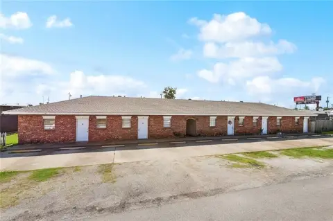 9-Unit Apartment Building