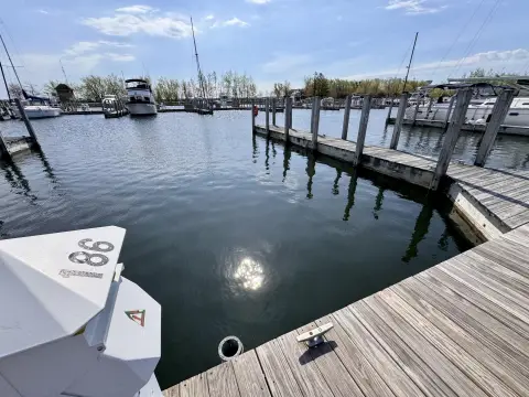 40' Boat Slip on Straits