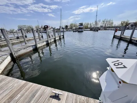 40' Boat Slip on Straits