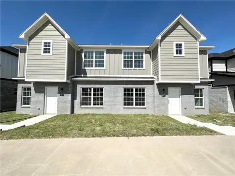 Luxury Duplexes Near University