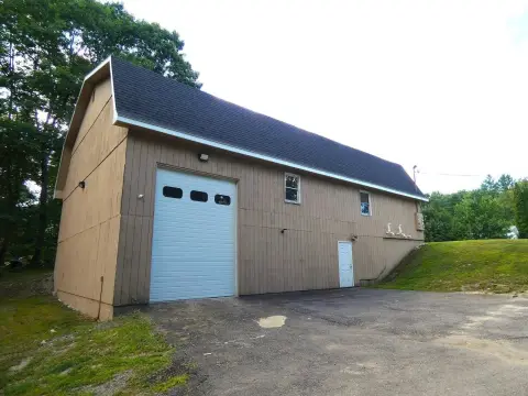 Flex Building with High-Clearance Door