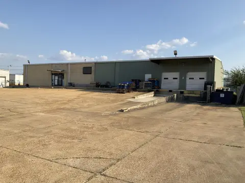 Flex Space with Covered Docks