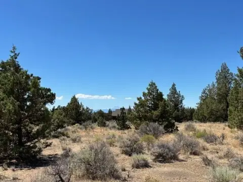 Powell Butte Homesite with Mountain Views