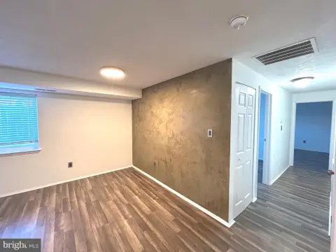 Garden-Style 2-Bedroom Apartment