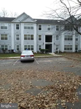 Top-Floor 2BR/2BA Apartment Unit