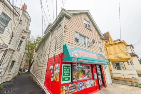 Multi-Family with Bodega, Paterson City