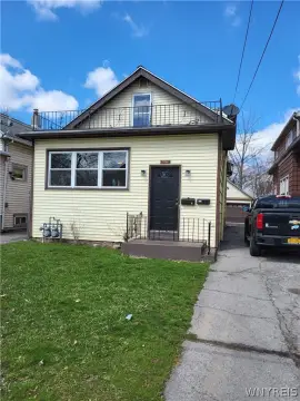 Buffalo Multifamily Property with Garage