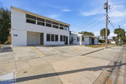 Renovated Multifamily Building Near Beach