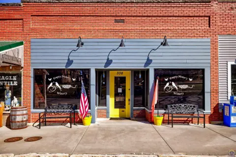 Established Winery in Historic Lecompton