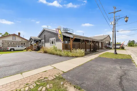 Restaurant and Convenience Store Property