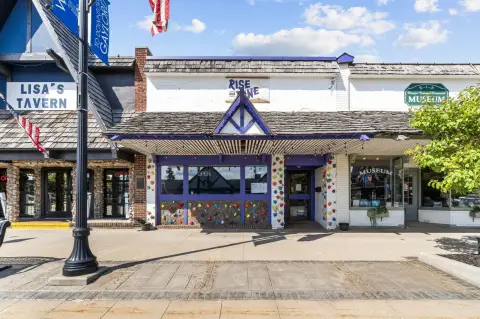 Downtown Storefront with Included Equipment