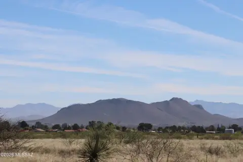 Land with Panoramic Mountain Views