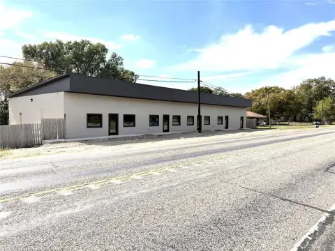 Remodeled Commercial Building in Whitesboro, TX