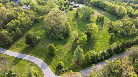 Residential Land in Creekwood, KY