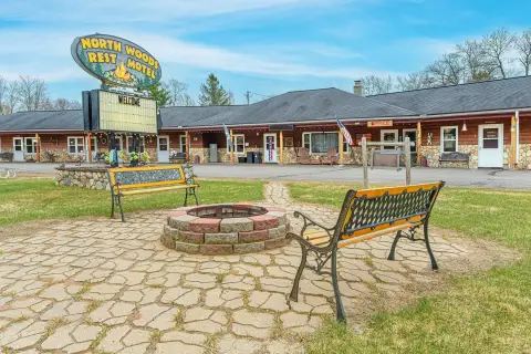 North Woods Motel and Laundromat