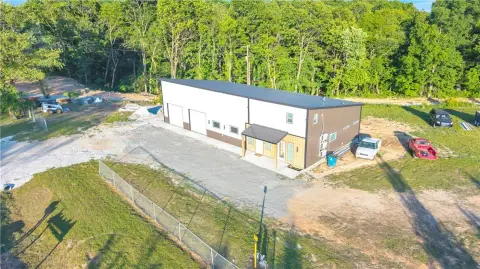 Flex Space with Private Bay