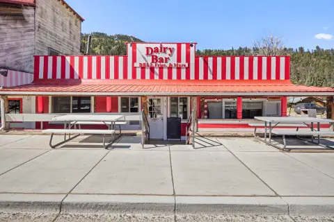 Restaurant with Outdoor Seating