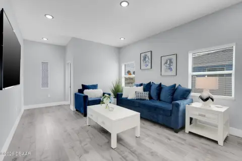 Fully Furnished Duplex with Courtyard