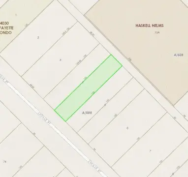 Residential Land in Dallas, TX
