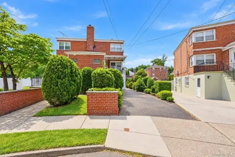 Duplex with Walk-Out Apartment