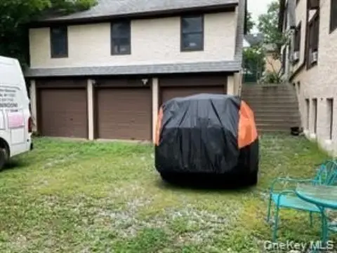 Garage Space in Little Neck
