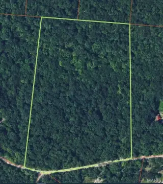Land with River and Lake Access