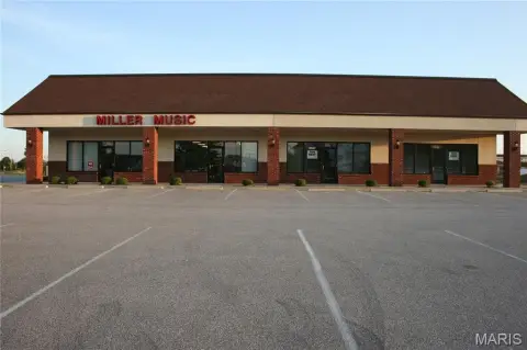 Plaza Retail Storefront Unit