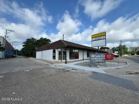 Six-Unit Retail Property