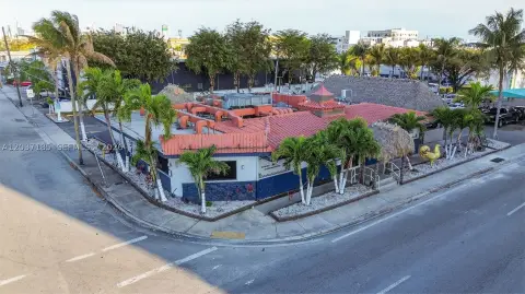 Freestanding Restaurant with Car Wash