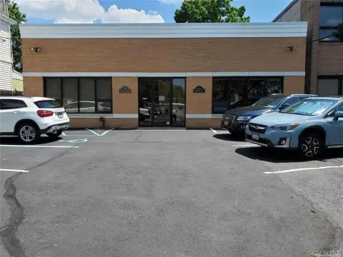 Lower-Level Office Unit