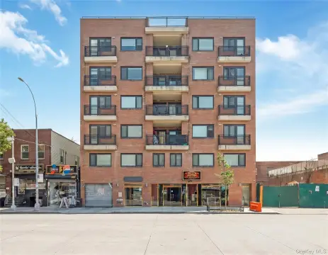 Mixed-Use Elevator Condominium Building