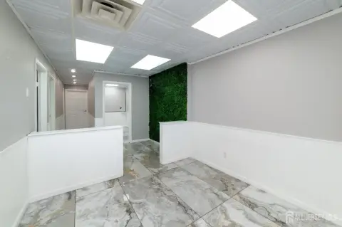 Professionally Designed Commercial Suite