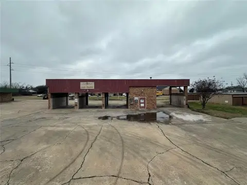 Sulphur Springs Commercial Redevelopment Opportunity