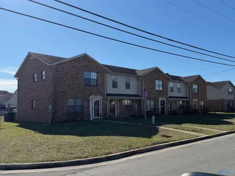 5-Unit Townhouse Property