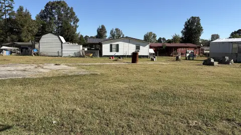 Residential Land in Rossville, GA