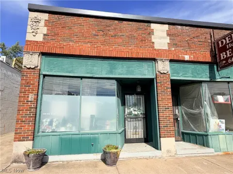 Flexible Creative Commercial Space
