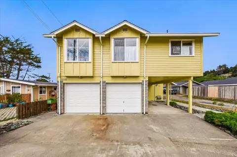Versatile Duplex Near Humboldt Bay