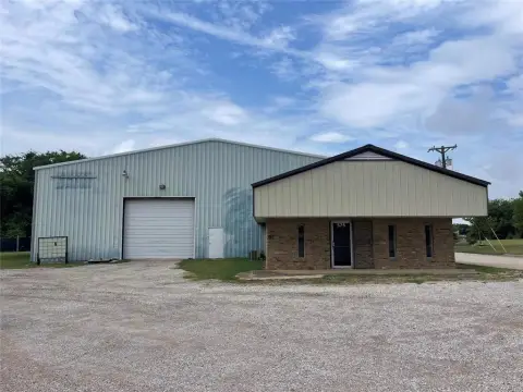 Adaptable Office/Warehouse Space Available