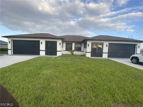 Brand-New Duplex with Screened Lanai