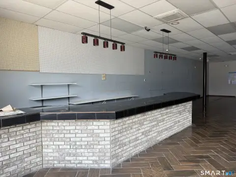 Retail/Commercial Space for Lease