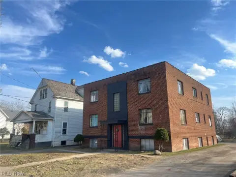 Apartment Buildings with Additional Land