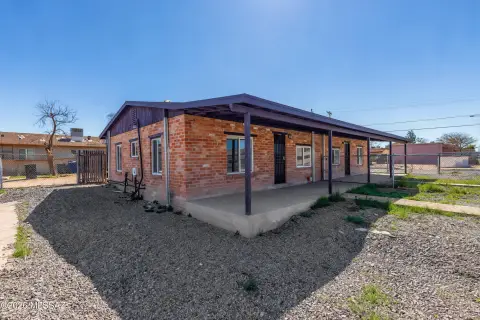 Duplex on Corner Lot